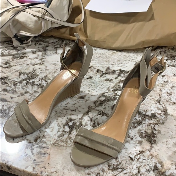 Sandals - Picture 3 of 3